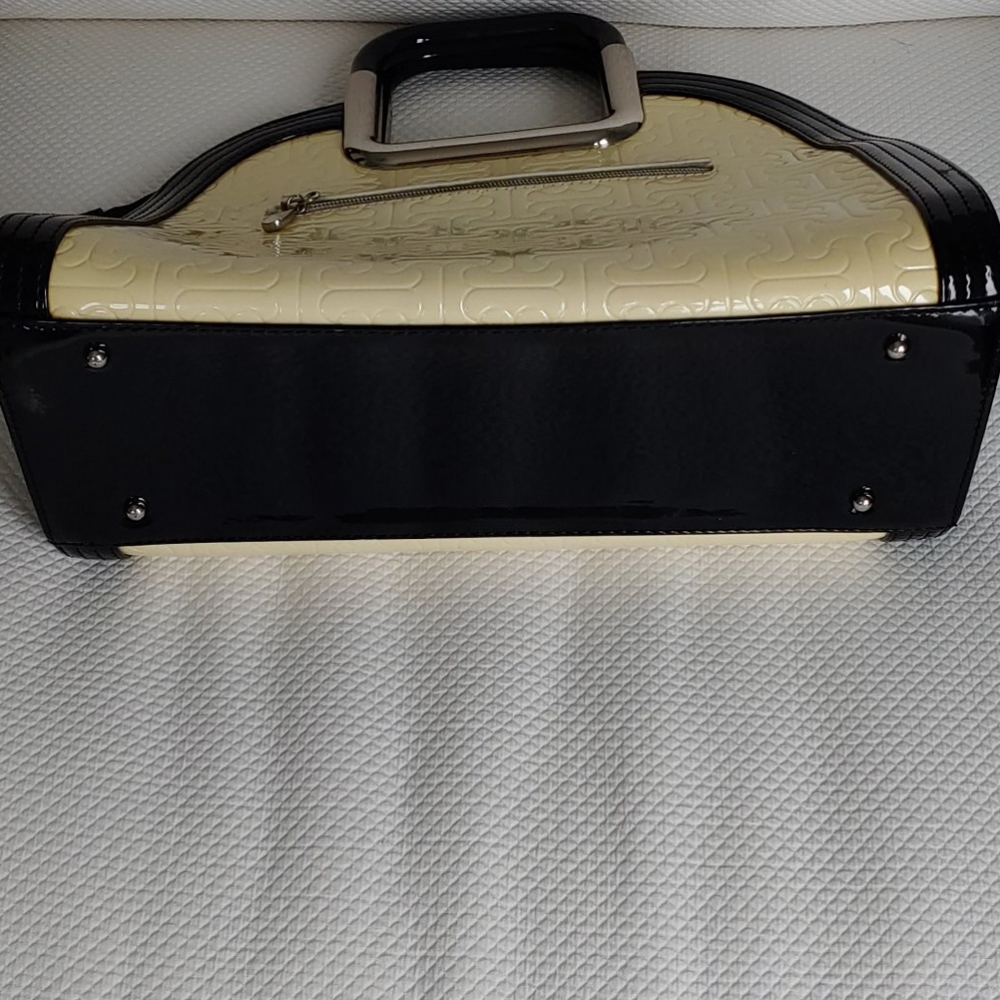 Handbag - Picture 3 of 5